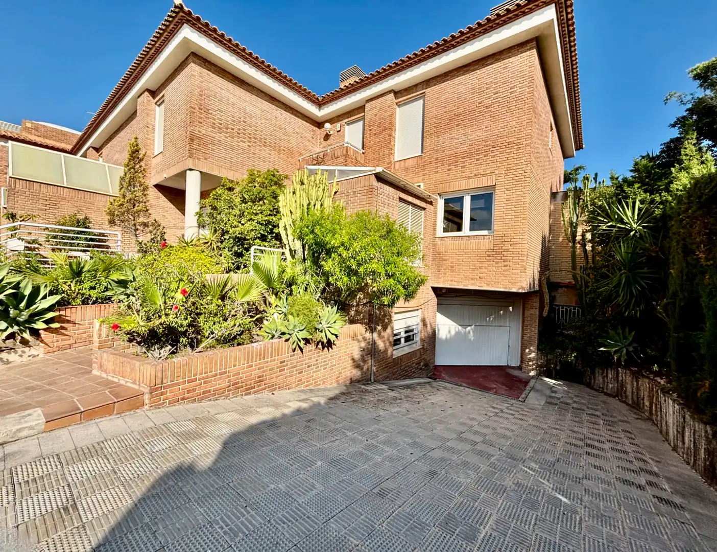 Vista exterior de Casa adosada en venta en Sant Joan d'Alacant con Aire acondicionado, Calefacción y Jardín privado