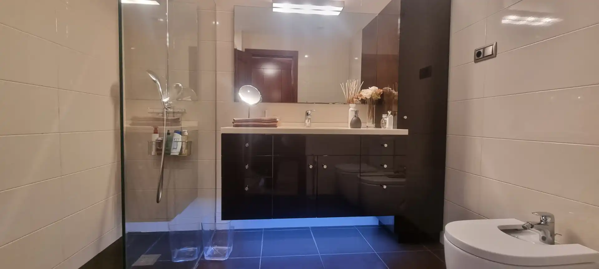 Bathroom of Houses for sale in Badalona  with Air Conditioner, Heating and Terrace