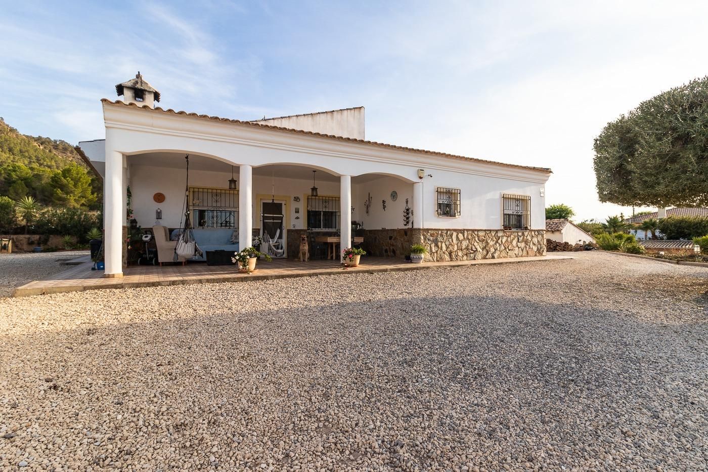 Vista exterior de Casa o xalet en venda en Pliego amb Terrassa, Traster i Piscina