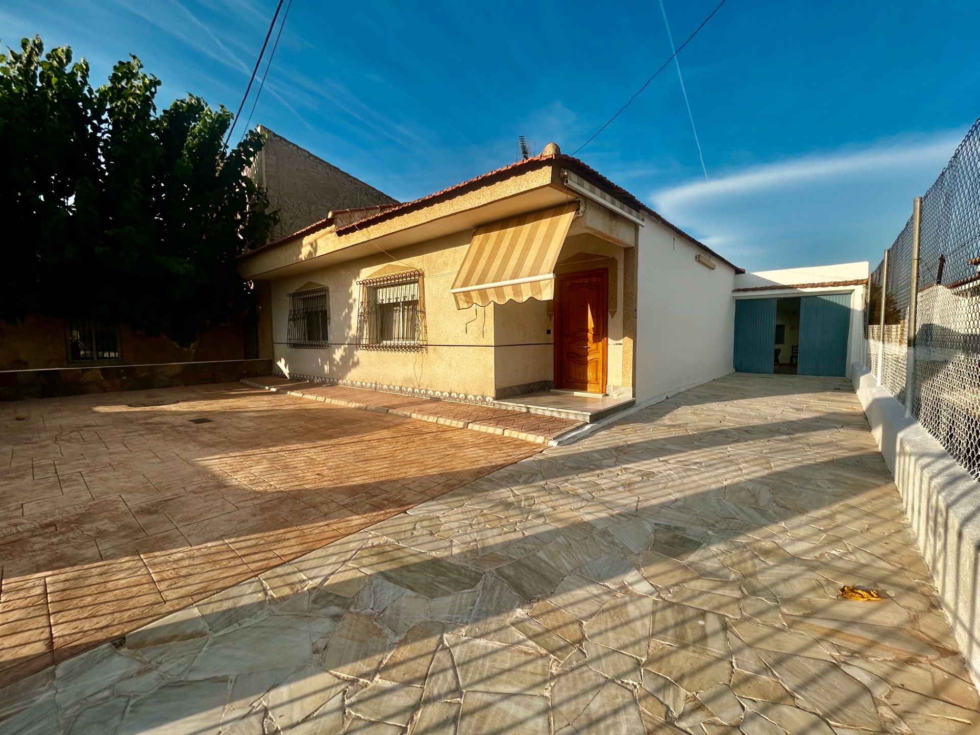 Vista exterior de Casa o xalet en venda en  Murcia Capital amb Aire condicionat, Traster i Forn