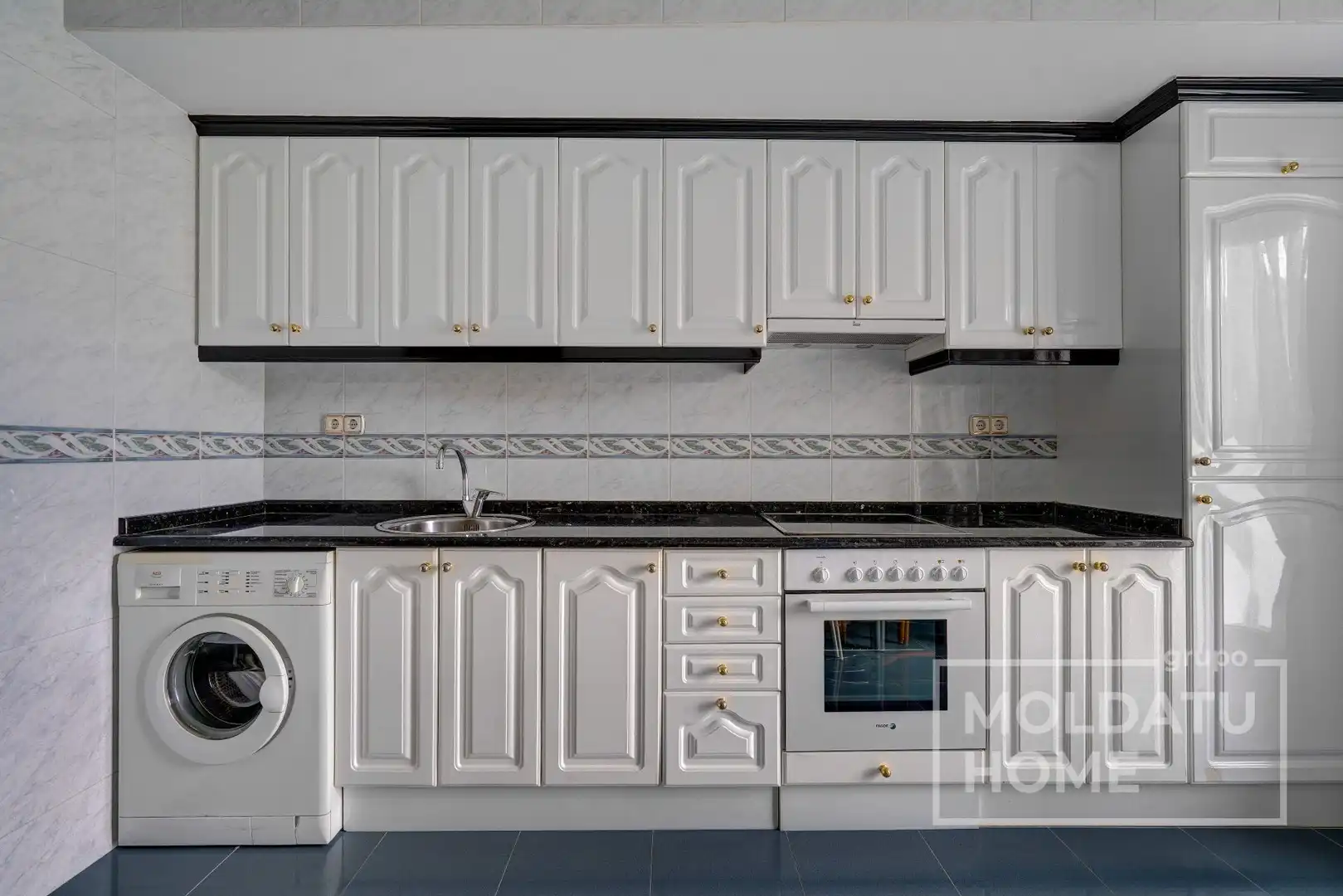 Cocina de Piso en venta en Irun  con Calefacción y Trastero