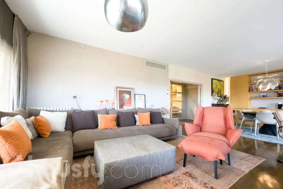 Sala de estar de Piso en venta en Barcelona con Aire acondicionado, Calefacción y Jardín privado