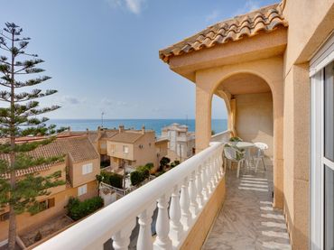 Apartament amb piscina en venda a Playa de los Locos