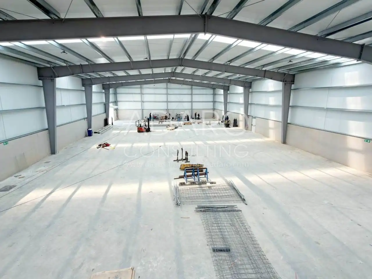 Nave industrial en venta en Loeches