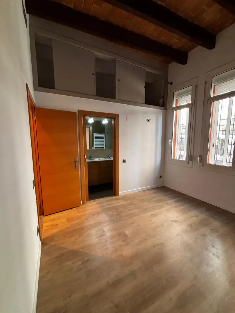 Schlafzimmer von Erdgeschoss zum Verkauf in Badalona mit Klimaanlage, Heizung und Parkett