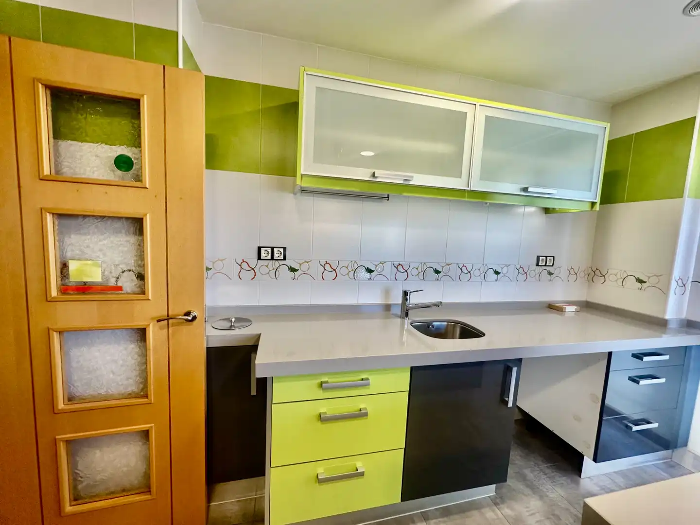 Cuina de Casa o xalet en venda en Onzonilla amb Calefacció, Parquet i Terrassa