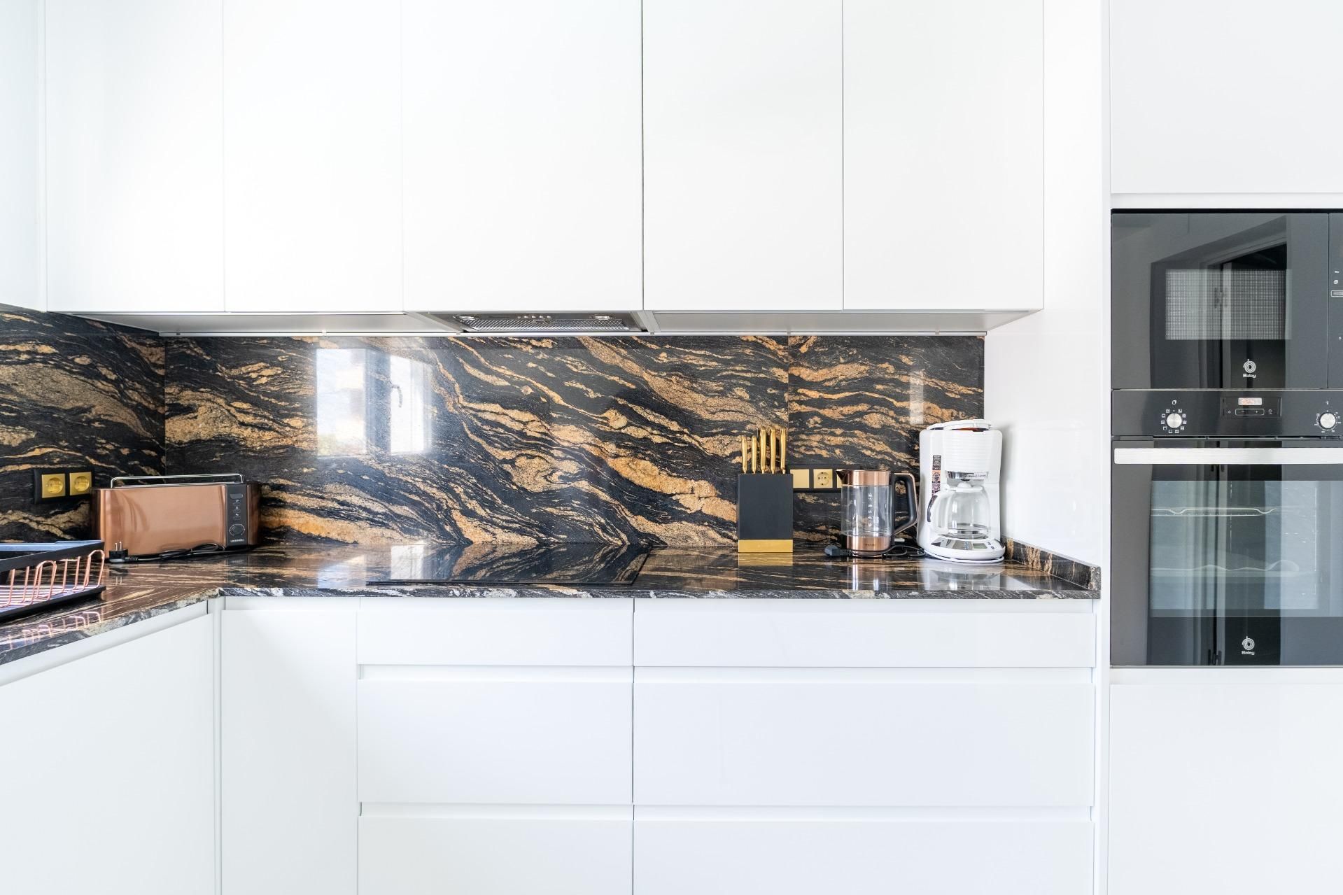 Cuina de Casa adosada en venda en Torrevieja amb Aire condicionat, Jardí privat i Terrassa