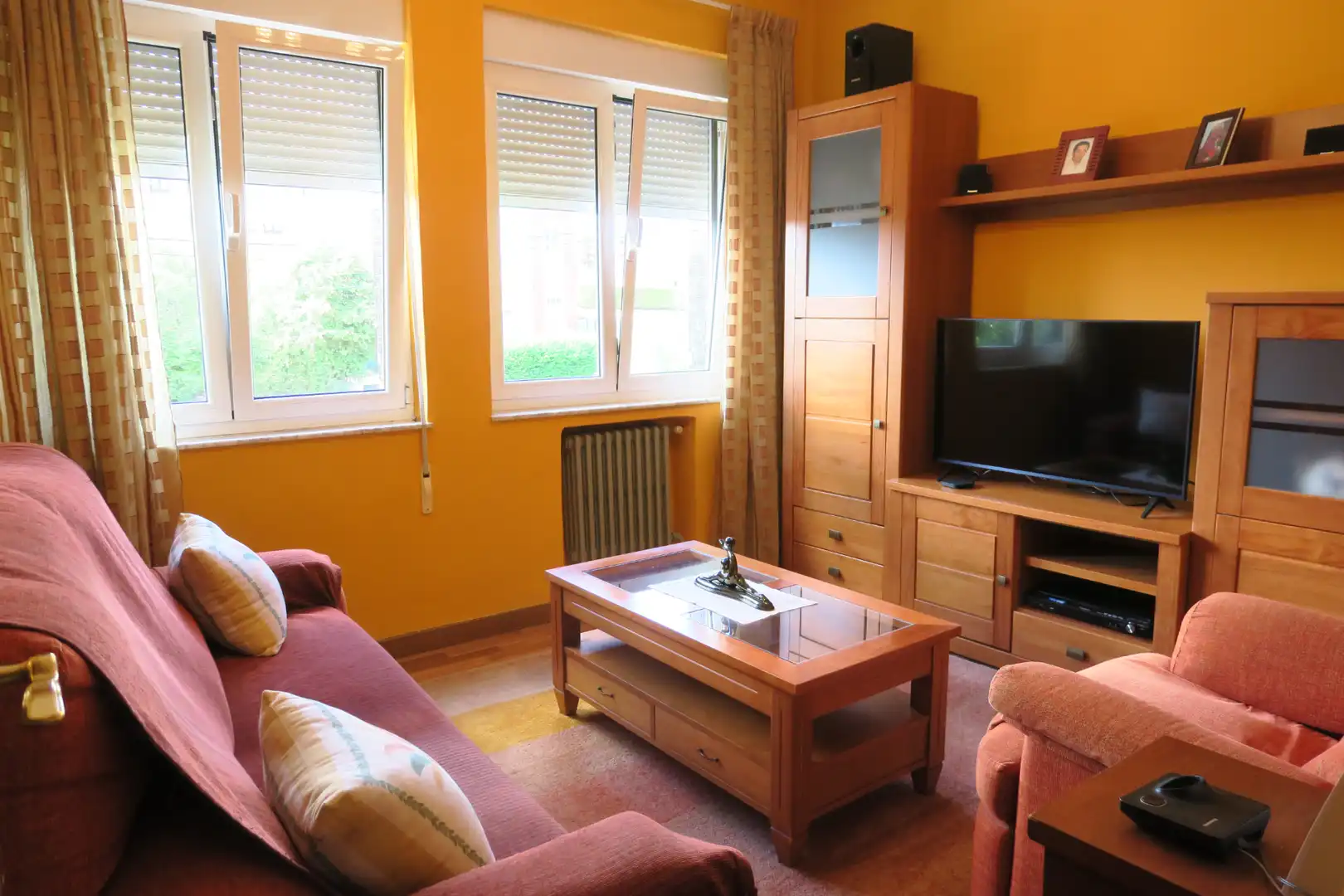 Wohnzimmer von Haus oder Chalet zum Verkauf in Avilés mit Heizung und Privatgarten