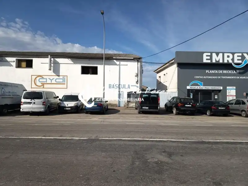 Vista exterior de Nave industrial en venta en Navalmoral de la Mata