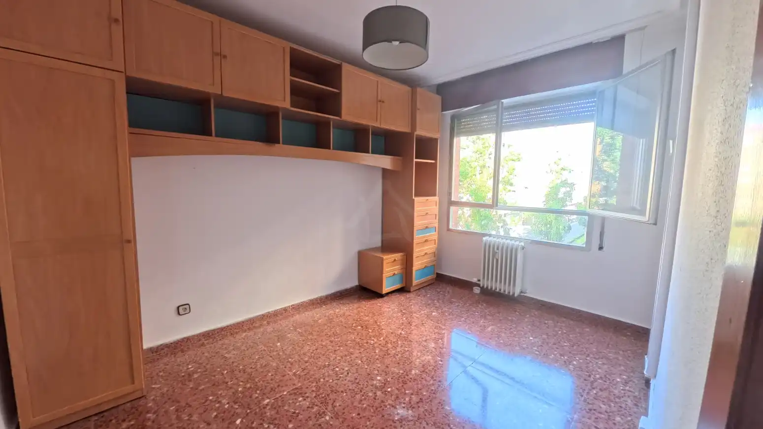Habitación de Piso en venta en  Logroño con Calefacción, Parquet y Amueblado