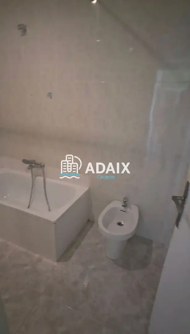 Baño de Piso en venta en Cáceres