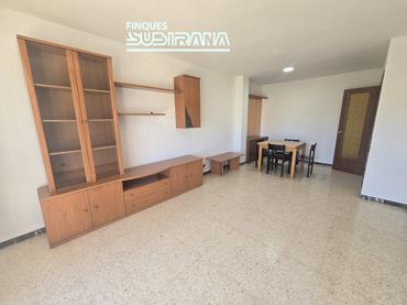 Piso con balcón en venta en Ponent - Set Camins