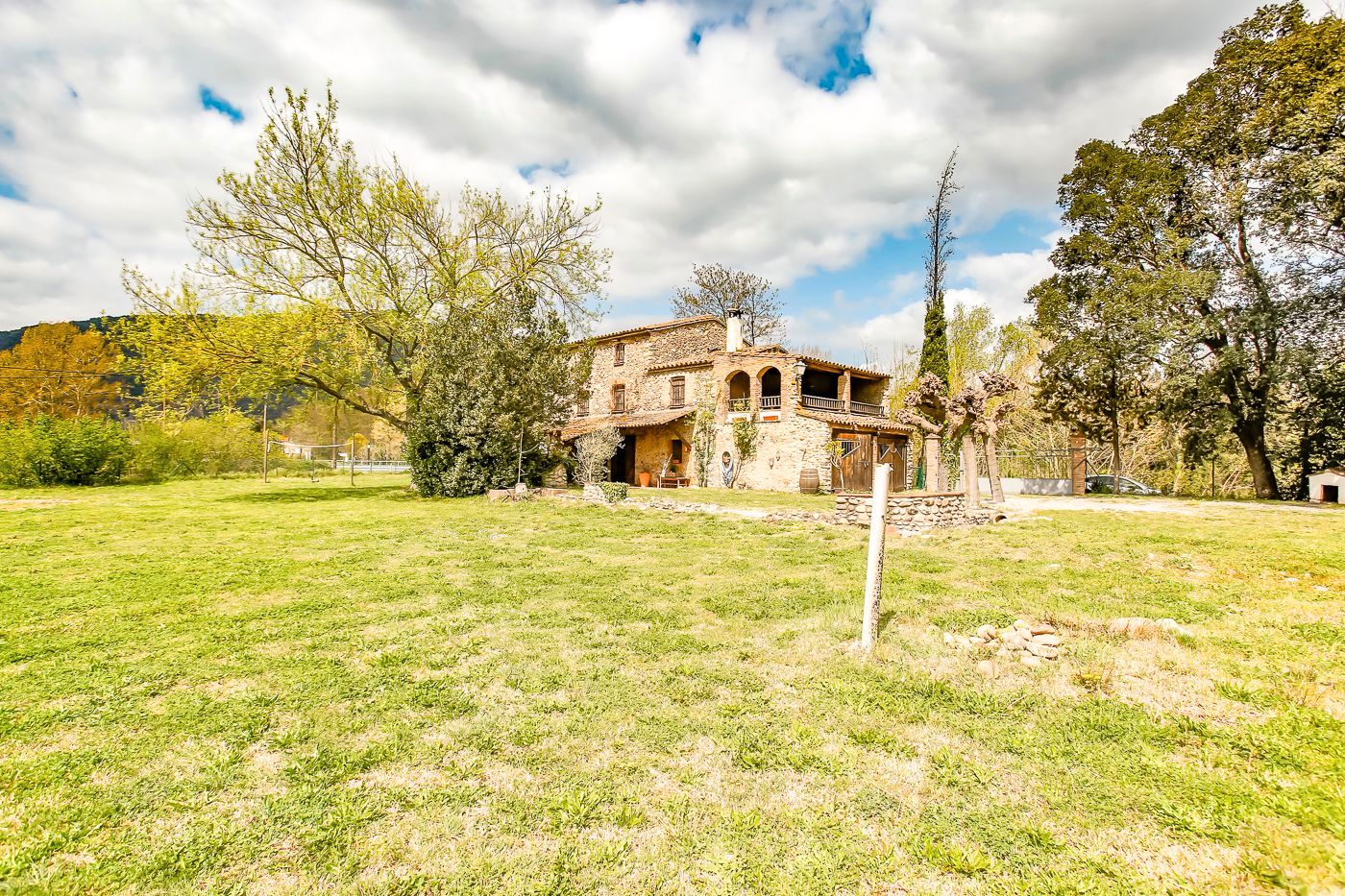 Vista exterior de Finca rústica en venta en La Cellera de Ter con Jardín privado y Terraza