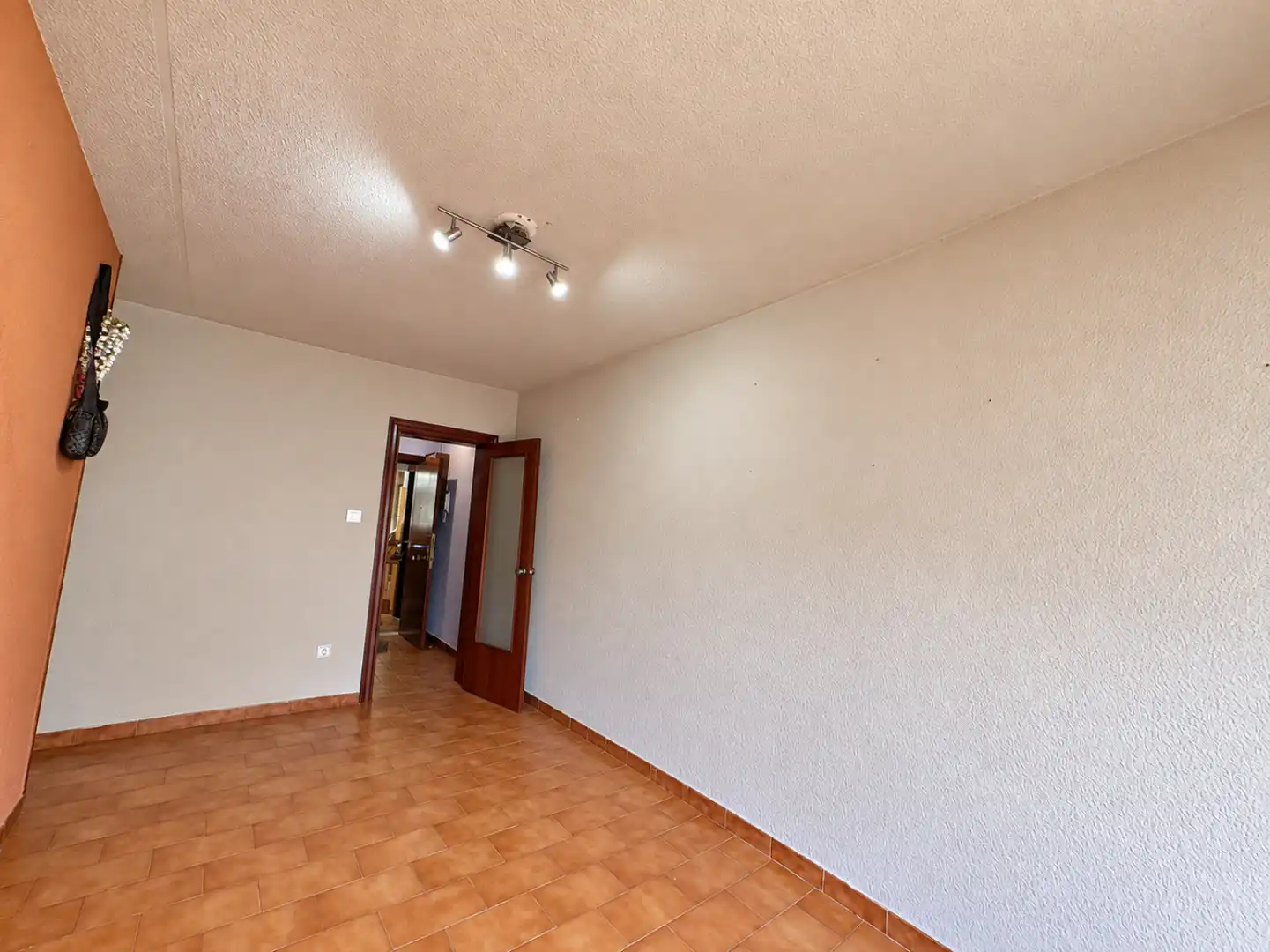 Schlafzimmer von Wohnung zum Verkauf in Cerdanyola del Vallès mit Privatgarten und Balkon
