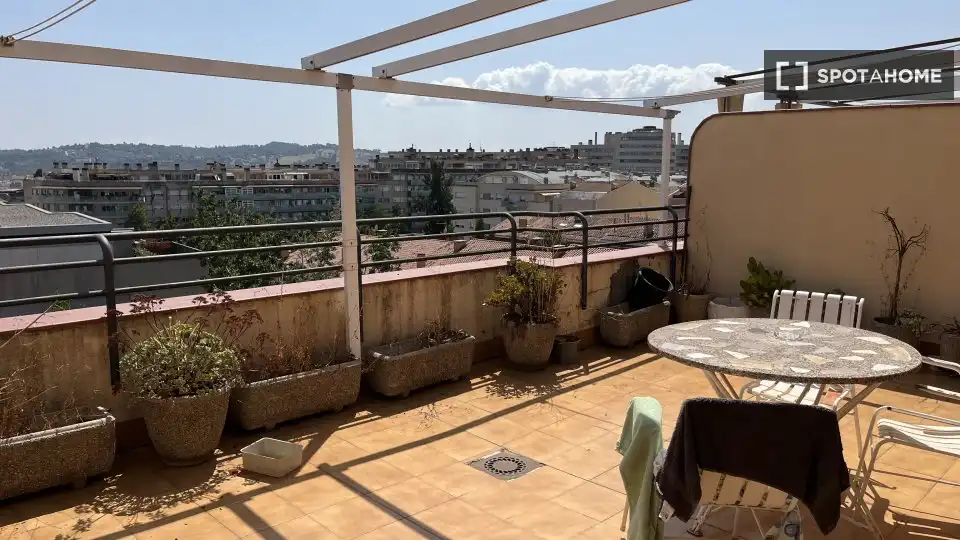 Terrace of Flat for share in Terrassa  with Air Conditioner, Heating and Furnished