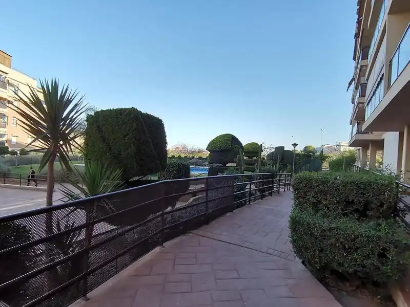 Terrassa de Àtic de lloguer en Málaga amb Jardí privat, Terrassa i Moblat