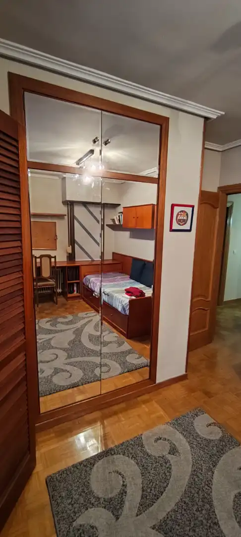 Habitación de Piso en venta en  Logroño con Calefacción, Parquet y Trastero