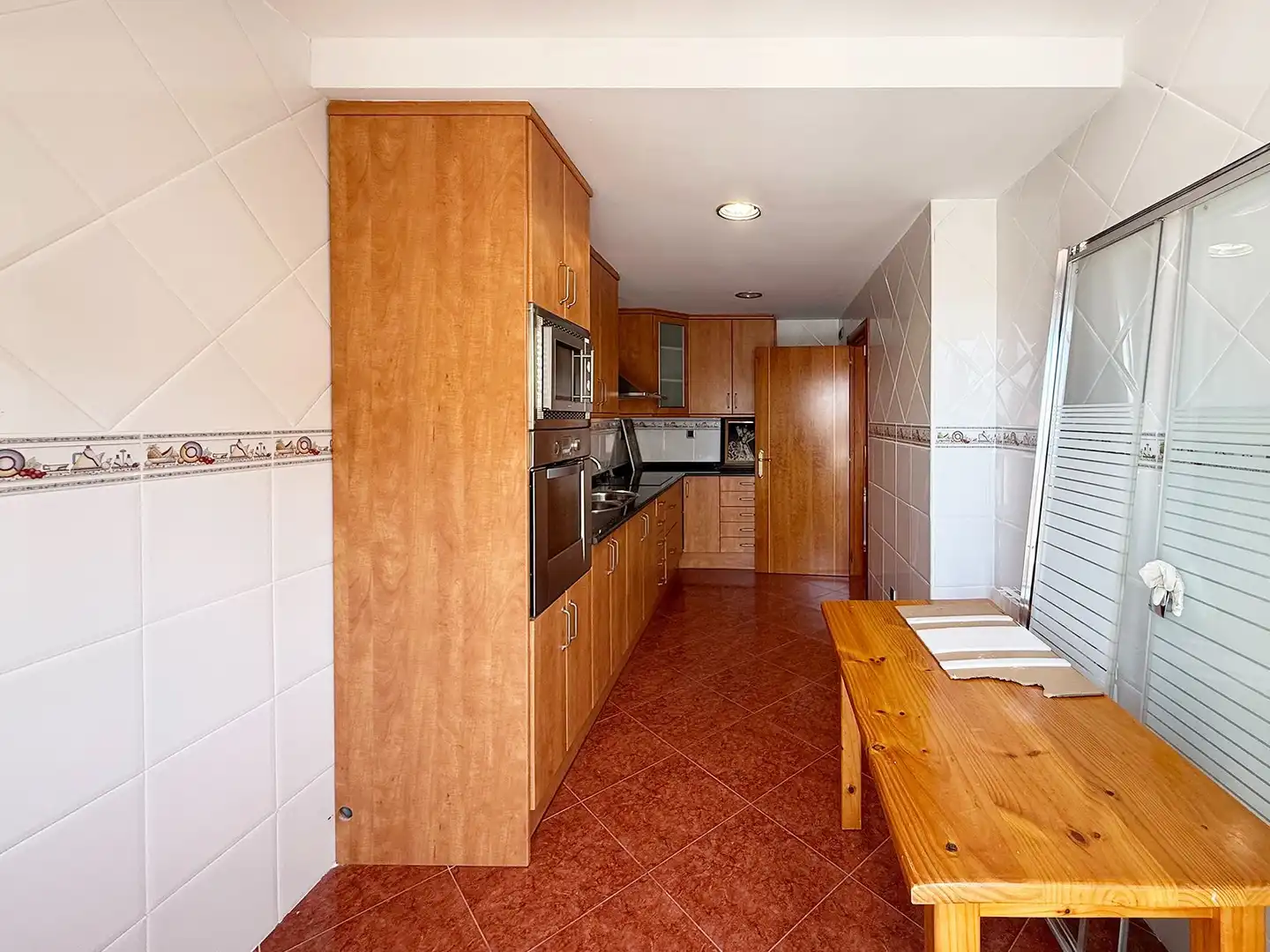 Cuina de Casa adosada en venda en Sant Pere de Ribes amb Aire condicionat, Calefacció i Jardí privat