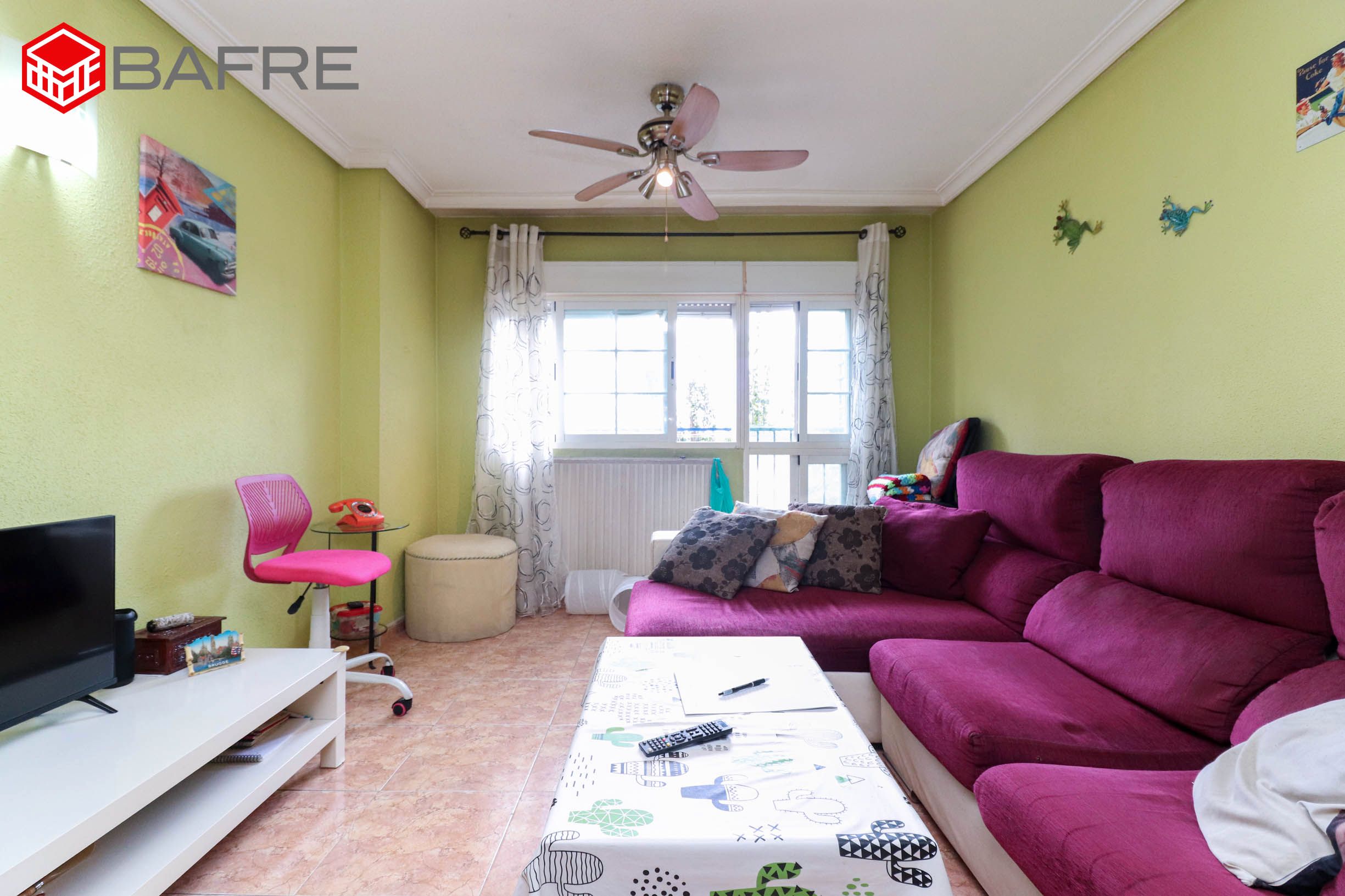 Sala d'estar de Pis en venda en  Madrid Capital amb Calefacció