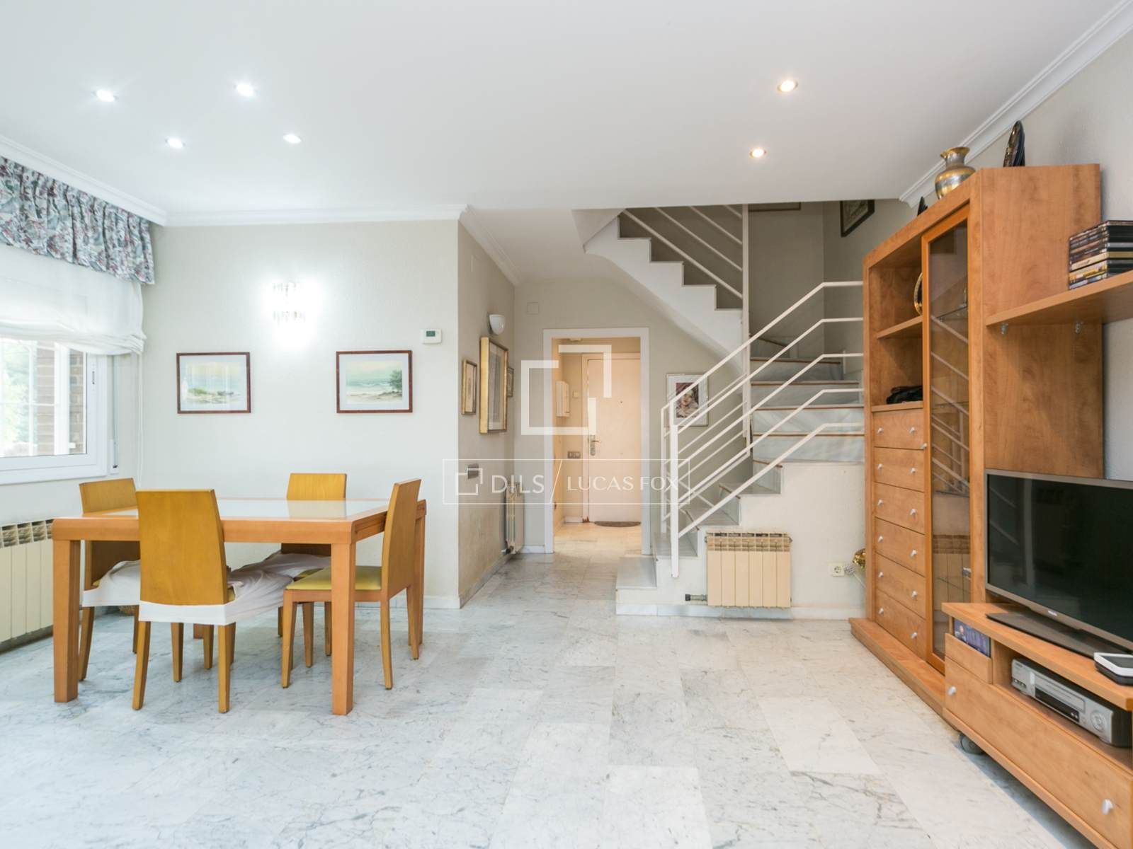 Vista exterior de Casa o xalet en venda en Castelldefels amb Jardí privat, Terrassa i Piscina