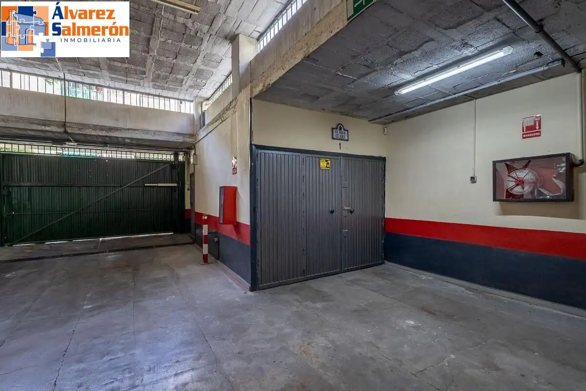 Parking of Flat for sale in Granada  with Air Conditioner, Heating and Terrace
