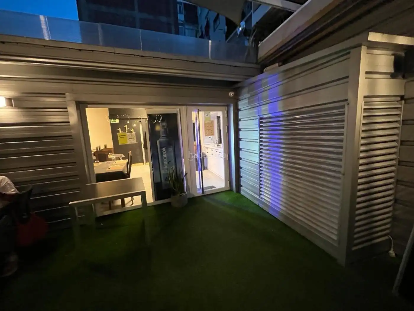 Local comercial en alquiler en Avenida Rosalía de Castro 37