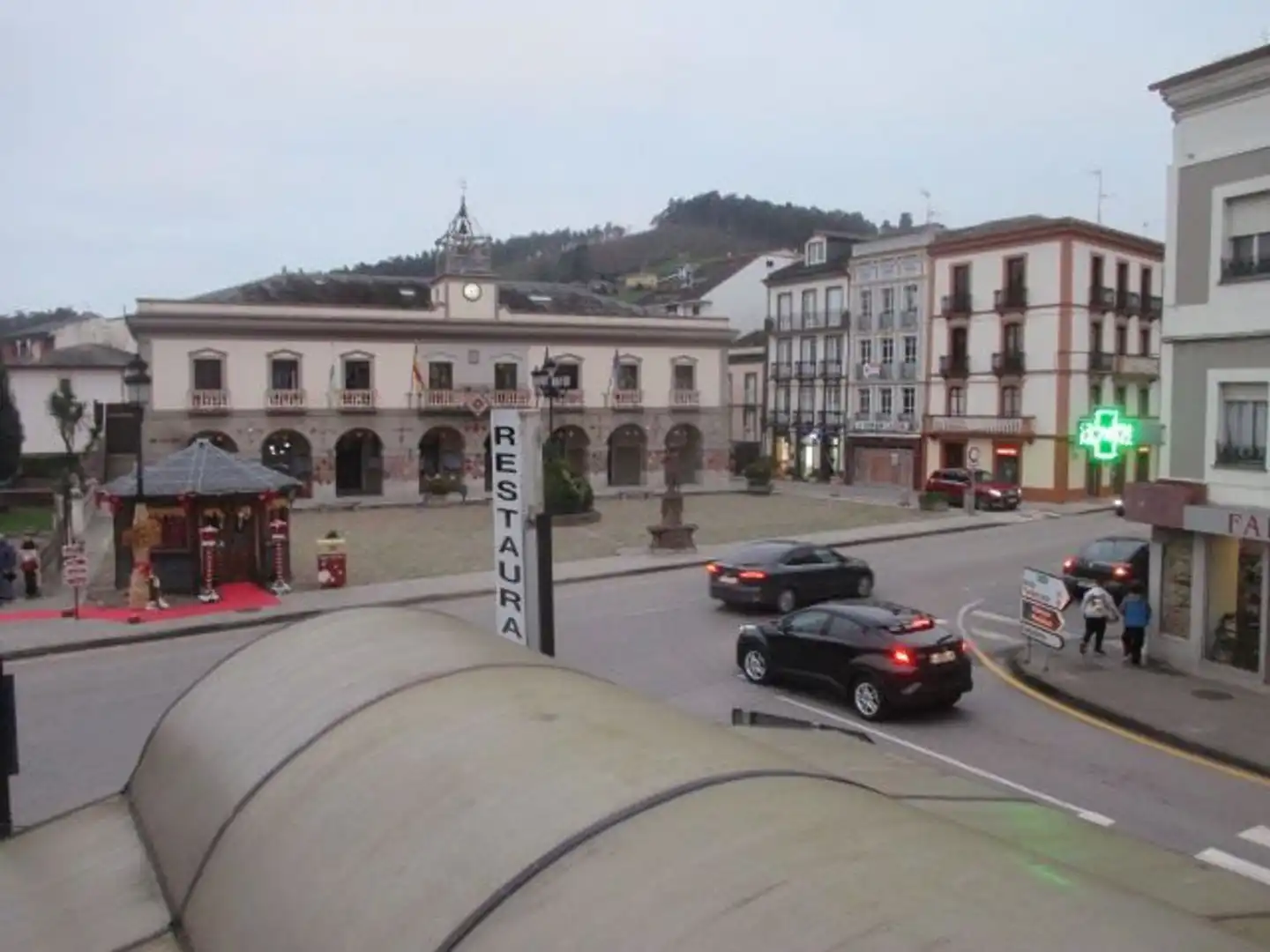 Vista exterior de Piso en venta en Vegadeo con Calefacción, Parquet y Trastero