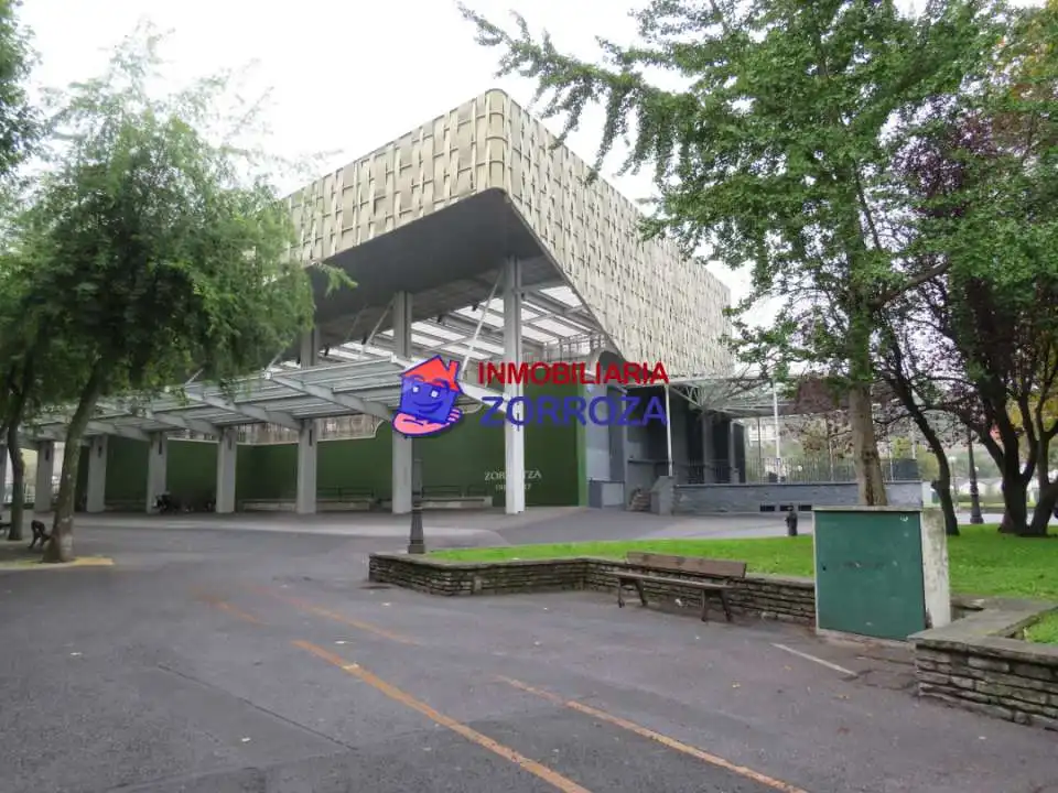 Vista exterior de Local en venta en Bilbao  con Aire acondicionado