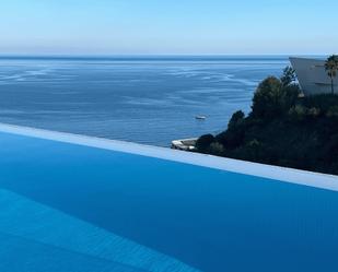 Swimming pool of Apartment to rent in Benalmádena  with Air Conditioner, Terrace and Swimming Pool