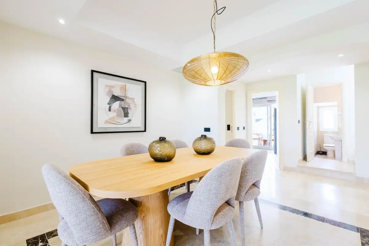 Comedor de Dúplex en venta en Marbella con Aire acondicionado, Calefacción y Jardín privado