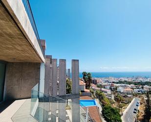 Exterior view of Flat for sale in  Santa Cruz de Tenerife Capital  with Terrace, Balcony and Community pool