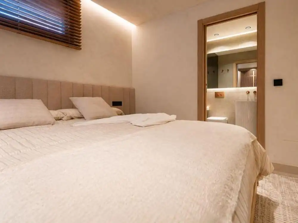 Dormitori de Casa adosada de lloguer en Marbella amb Aire condicionat, Jardí privat i Terrassa