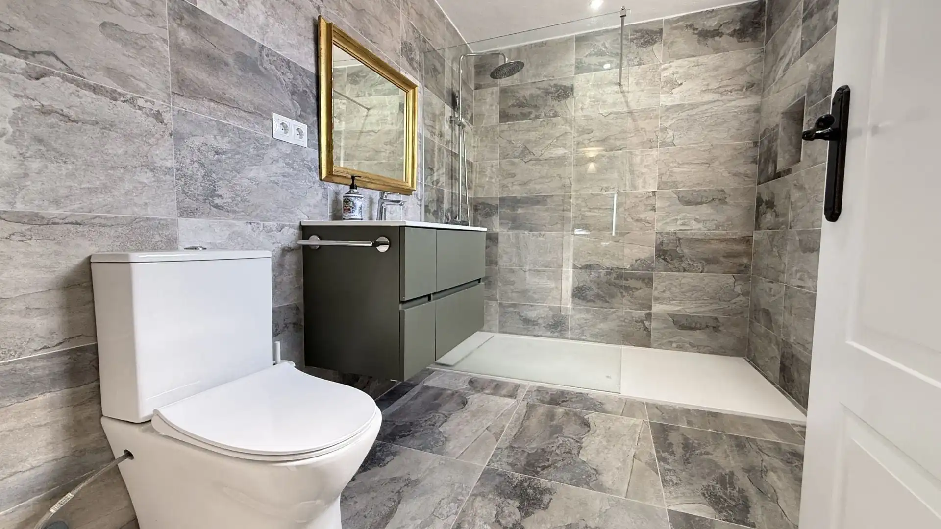 Bathroom of Detached homes for sale in Alhaurín El Grande  with Air Conditioner