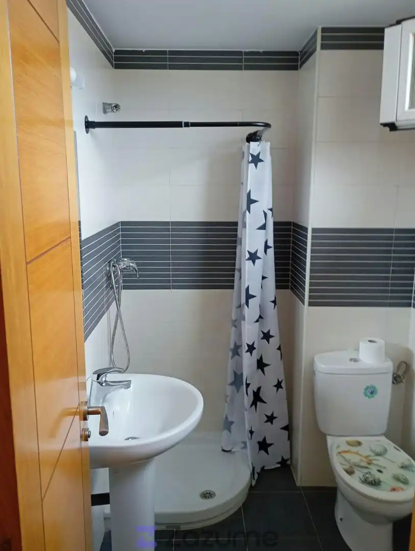 Bathroom of Flat for rent in Camarena  with Heating, Parquet flooring and Terrace