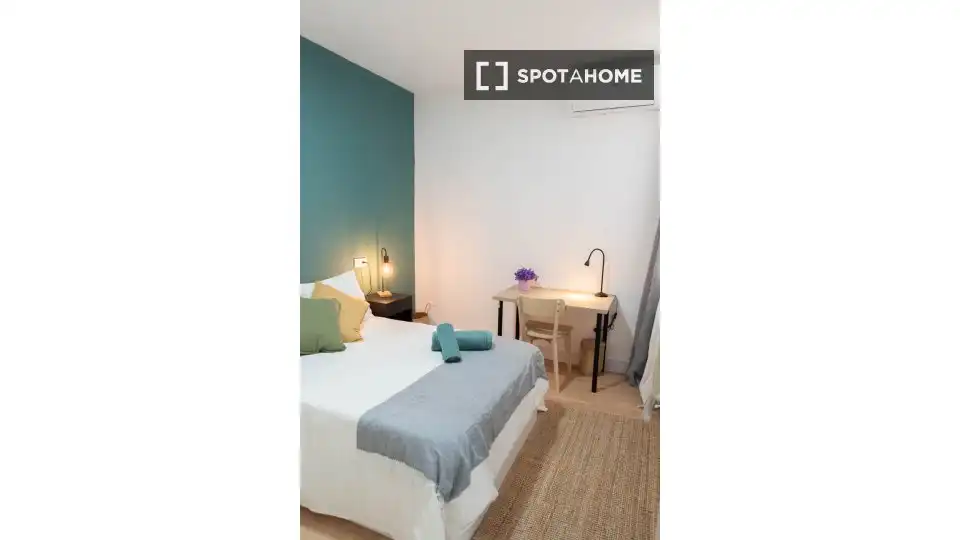 Room in Embajadores - Lavapiés