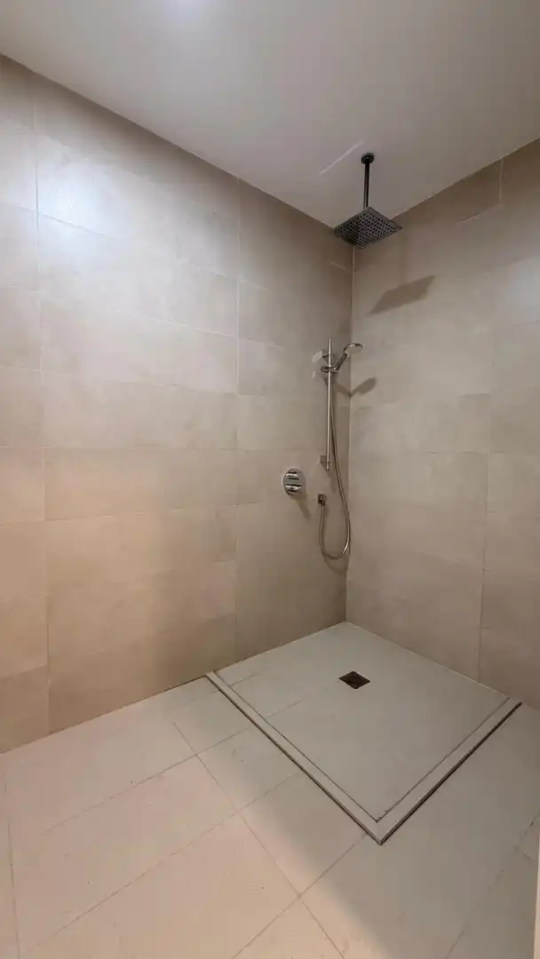 Badezimmer von Dachboden zum Verkauf in Benalmádena mit Klimaanlage, Terrasse und Abstellraum