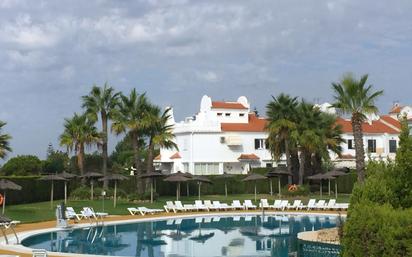 Piscina de Casa adosada en venda en El Rompido