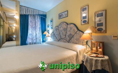 Bedroom of Flat for sale in  Madrid Capital  with Air Conditioner, Heating and Terrace