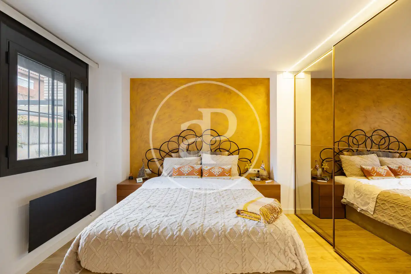 Schlafzimmer von Wohnung zum Verkauf in Esplugues de Llobregat mit Klimaanlage, Heizung und Privatgarten
