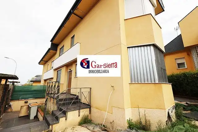 Vista exterior de Casa o chalet en venta en Madrid con Calefacción, Jardín privado y Terraza