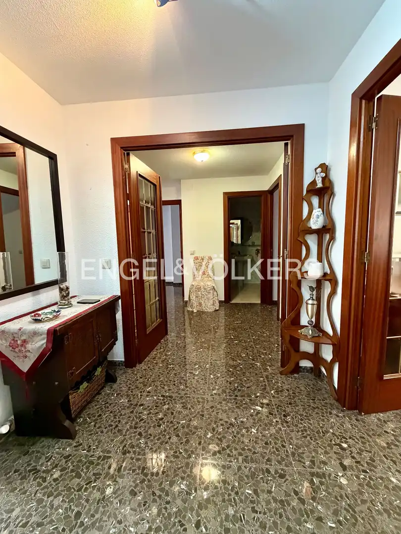 Flat for rent in Valencia  with Air Conditioner, Heating and Balcony