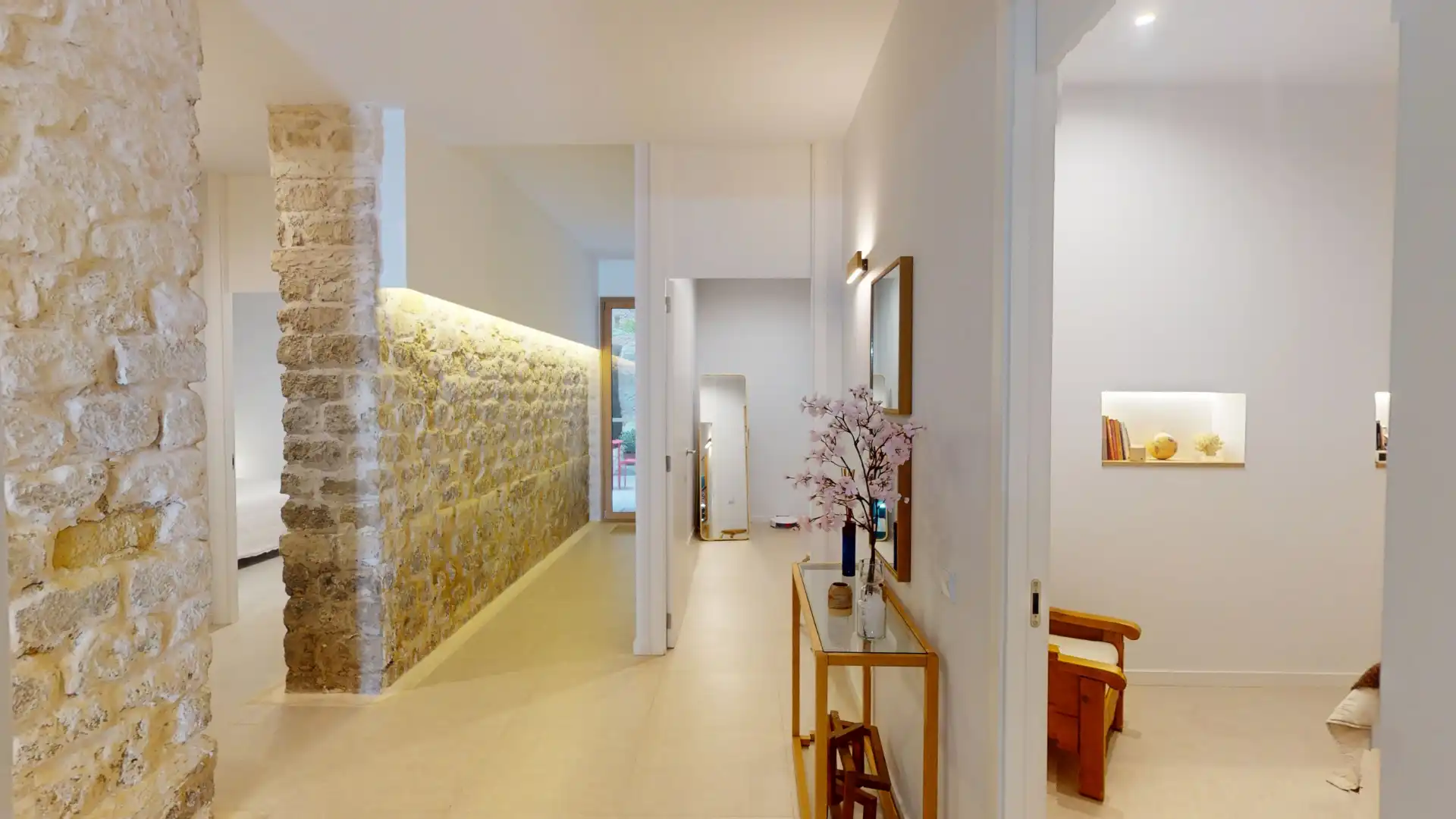 Wohnung zum Verkauf in Alicante / Alacant mit Klimaanlage, Privatgarten und Abstellraum
