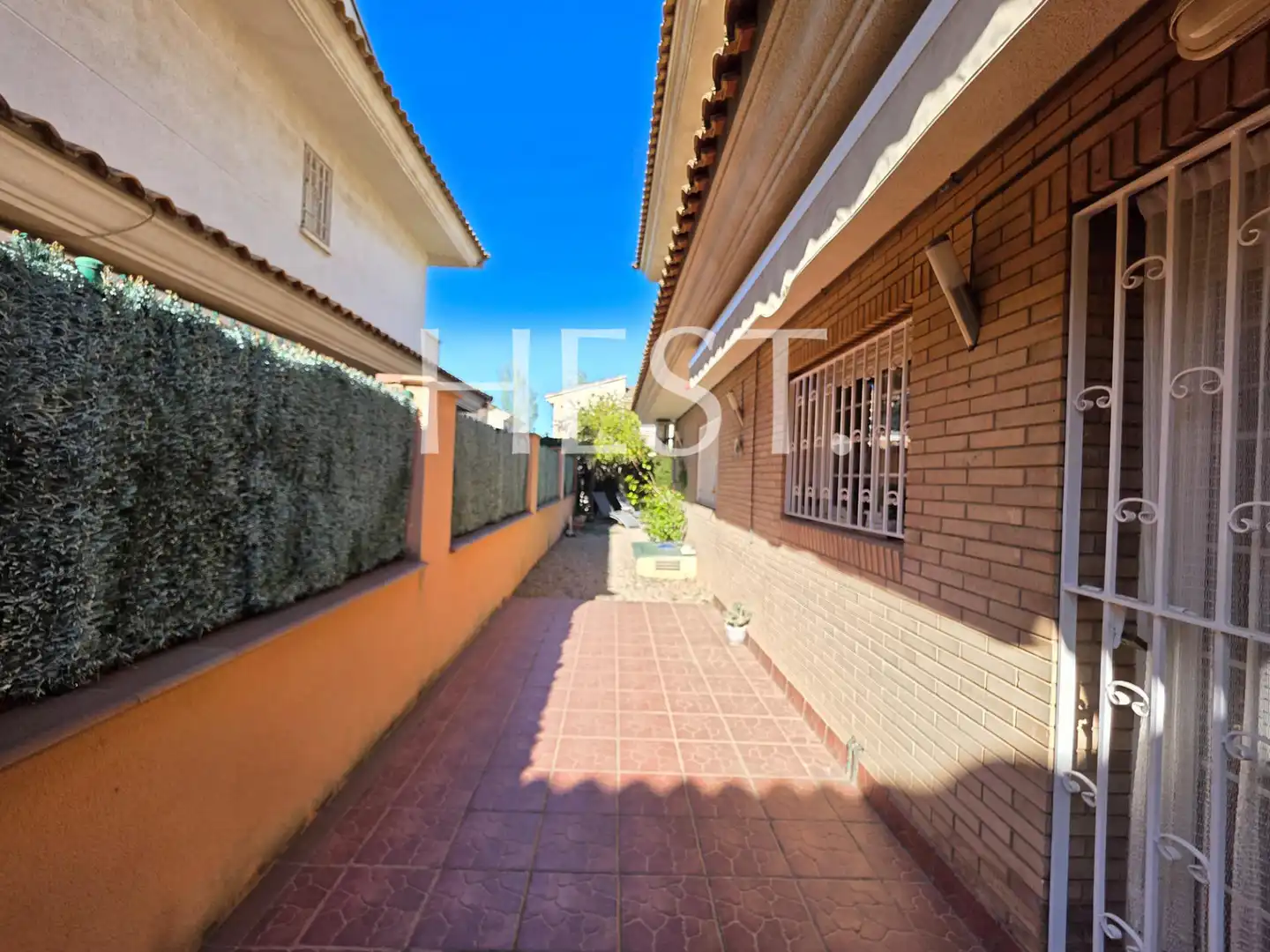 Außenansicht von Einfamilien-Reihenhaus zum Verkauf in Cambrils mit Klimaanlage, Heizung und Privatgarten