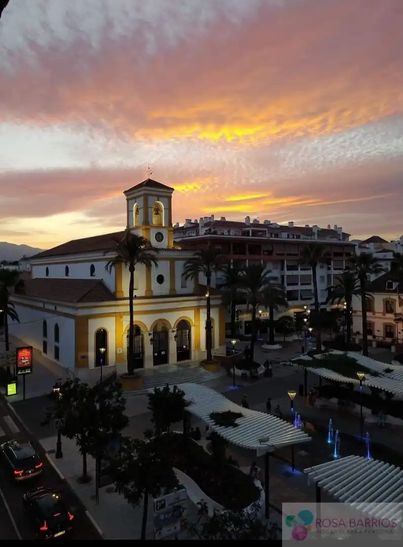 Außenansicht von Wohnung zum Verkauf in Marbella mit Klimaanlage, Terrasse und Möbliert