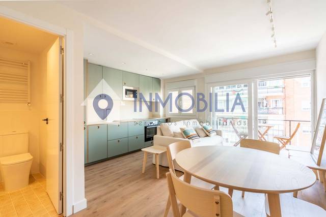 Piso en Venta en Calle de Agustín Calvo en Canillas