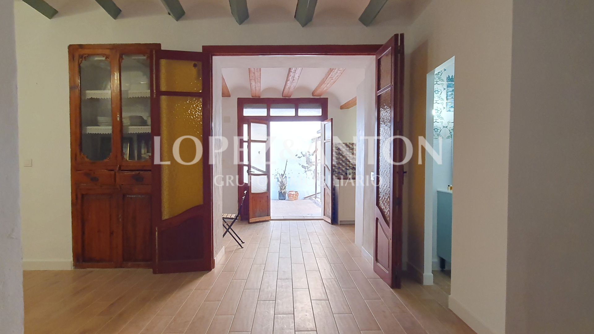 Single-family semi-detached for sale in La Pobla de Vallbona  with Furnished, Oven and Microwave