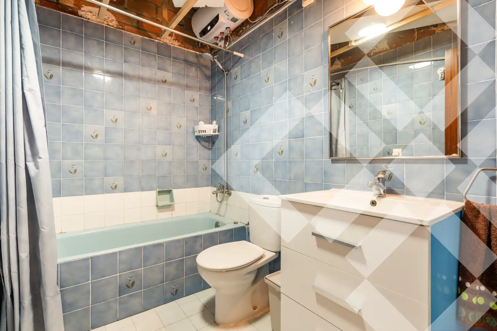 Bathroom of Study for sale in Barcelona  with Oven and Washing machine