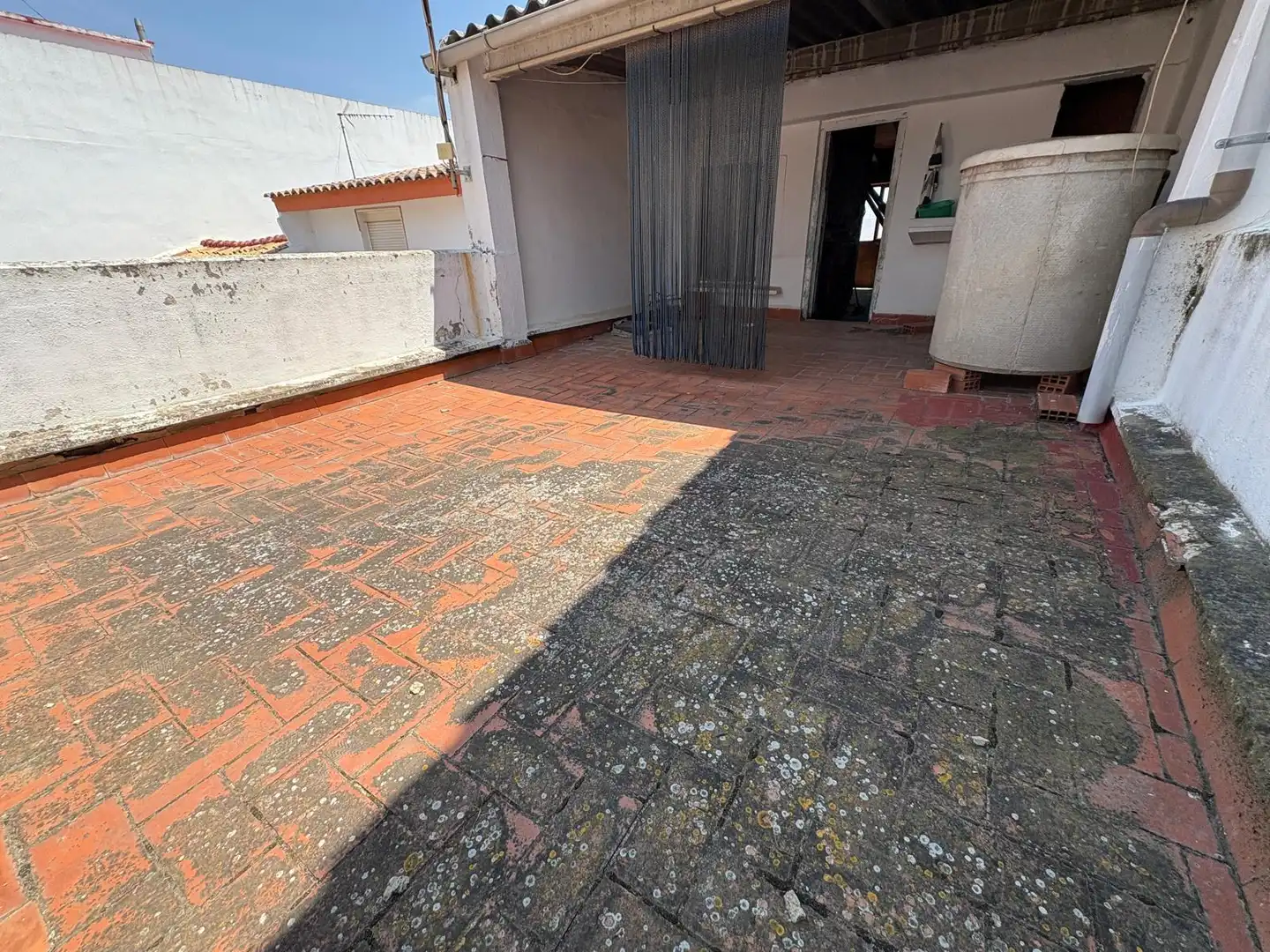 Terrassa de Casa adosada en venda en Chiva amb Terrassa, Traster i Forn