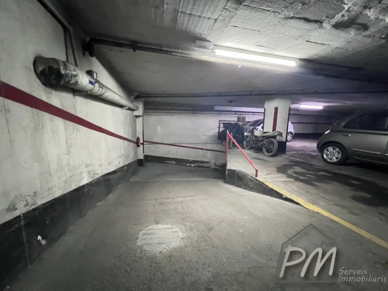 Parkplatz von Garage zur Miete in Girona