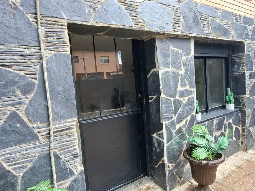 Vista exterior de Pis en venda en Cànoves I Samalús amb Aire condicionat, Jardí privat i Traster
